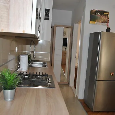 Apartment On The Square Makarska